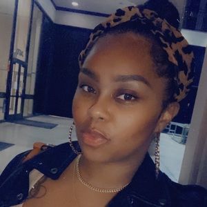 Meet your Posher, Raynisha